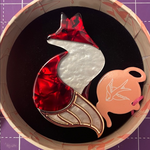 NWT La Formidable Fauve Erstwilder Fox Brooch - Picture 2 of 3